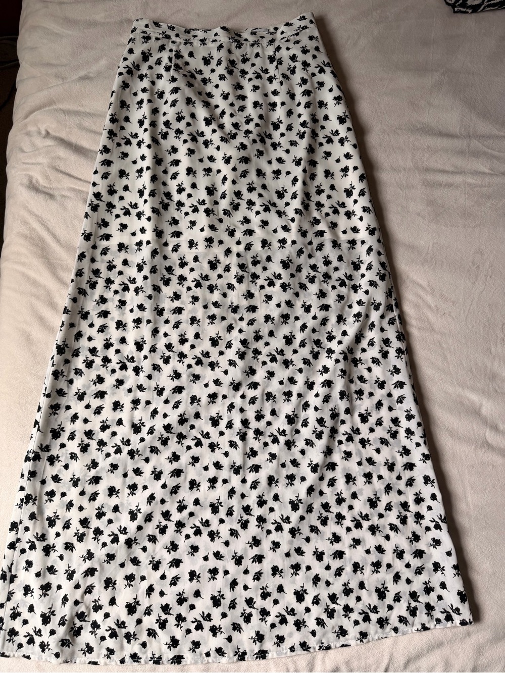 Leith White Maxi Skirt with Black Floral Print